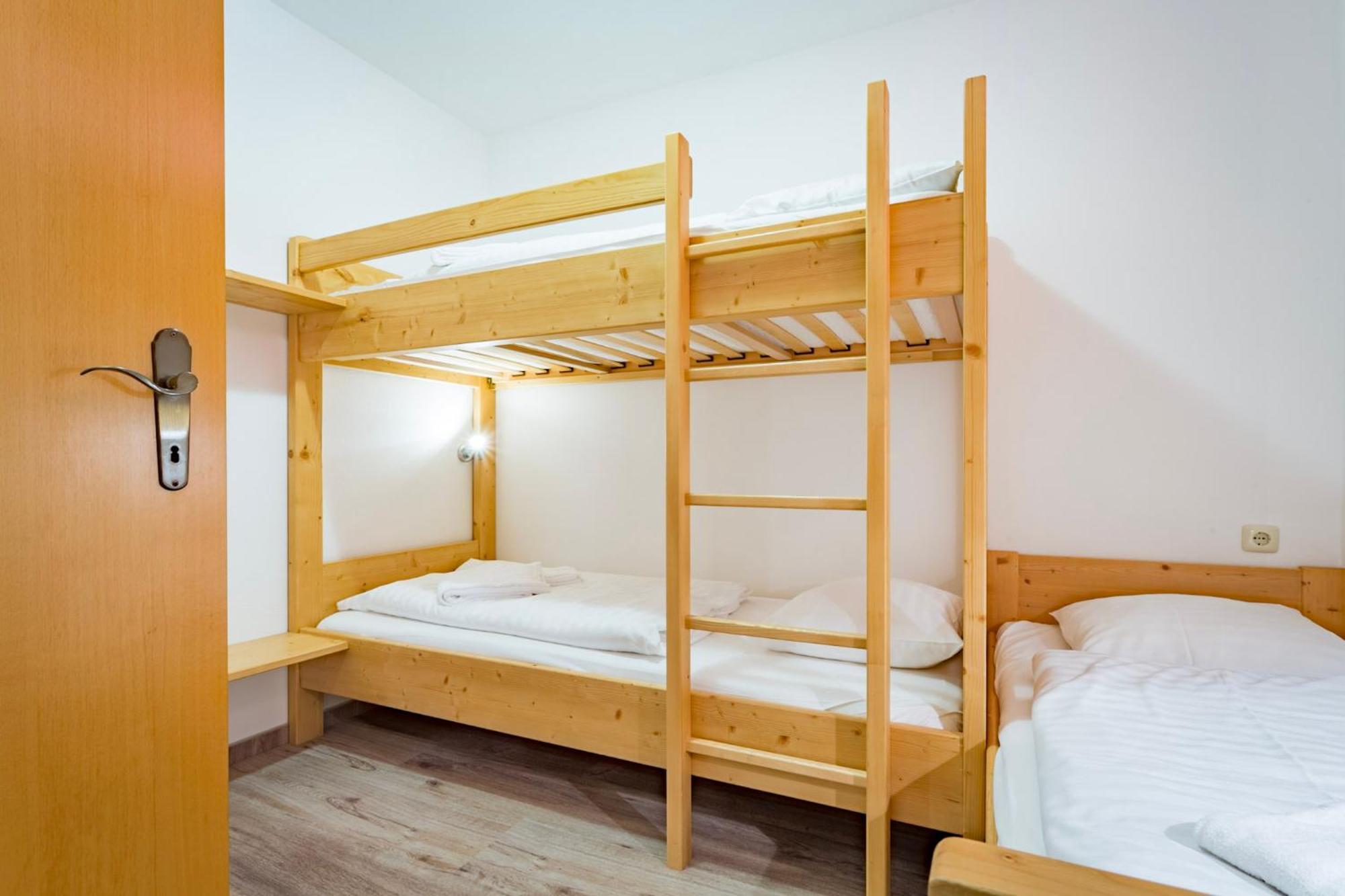 Aparthotel Sterngucker 克尼格利斯滕 外观 照片
